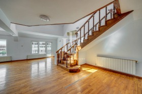 3 Schlafzimmer Lozenez, Sofia
