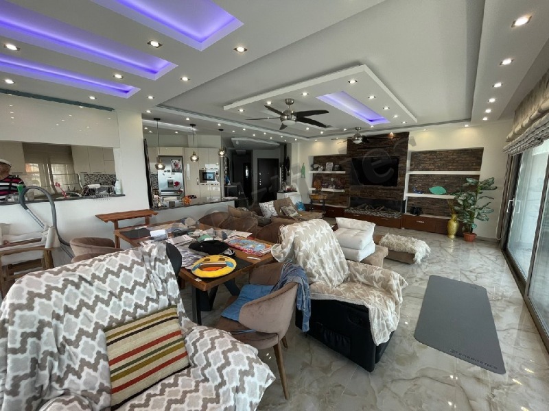 Продава 3-СТАЕН, Извън страната, област Извън страната