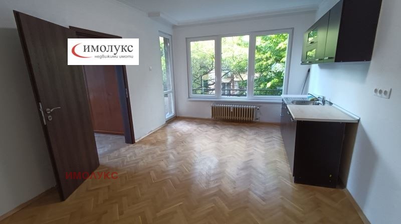 Продава 4-СТАЕН, гр. София, Медицинска академия, снимка 3 - Aпартаменти - 47027311