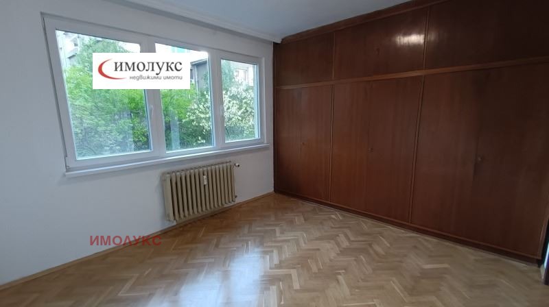 Продава 4-СТАЕН, гр. София, Медицинска академия, снимка 2 - Aпартаменти - 47027311