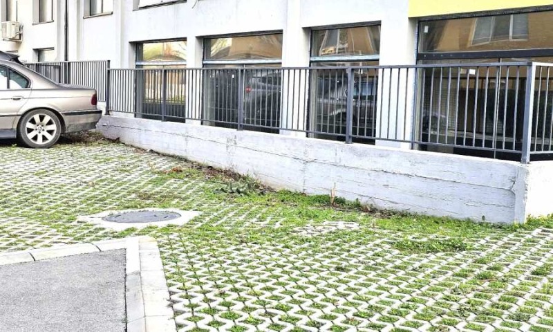 Продава МАГАЗИН, гр. Варна, Кайсиева градина, снимка 4 - Магазини - 52739702