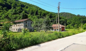 House Apriltsi, region Lovech 13