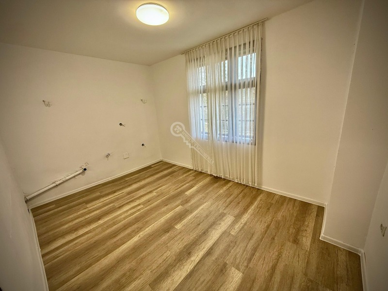 Продава КЪЩА, с. Върбица, област Велико Търново, снимка 14 - Къщи - 53314258