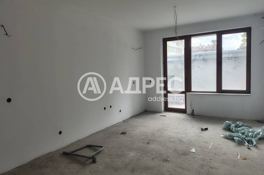 Продава 2-СТАЕН, гр. София, Център, снимка 2 - Апартаменти - 54676900