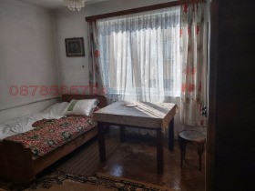 3 makuuhuonetta Tsentar, Gabrovo 2