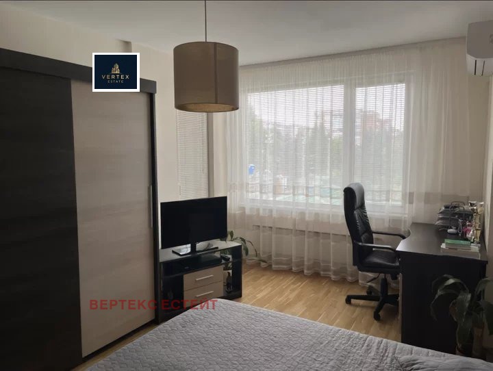 Продава 3-СТАЕН, гр. Велико Търново, Колю Фичето, снимка 3 - Апартаменти - 55232427
