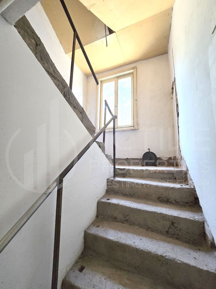 Продава ЕТАЖ ОТ КЪЩА, гр. Перник, Варош, снимка 14 - Етаж от къща - 54824652