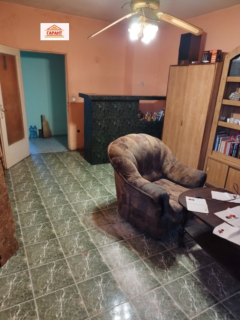 Продава 3-СТАЕН в град Плевен, Дружба 4 - 85 кв.м / 89 000 € » 174 068.87 лв., ГАРАНТ