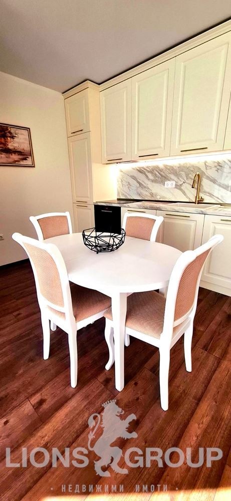 Продава  2-стаен град Варна , к.к. Св.Св. Константин и Елена , 81 кв.м | 35075825 - изображение [3]