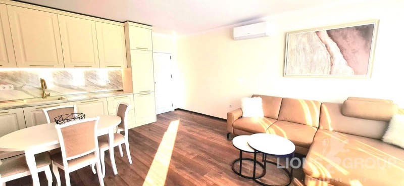 Продава  2-стаен град Варна , к.к. Св.Св. Константин и Елена , 81 кв.м | 35075825 - изображение [4]