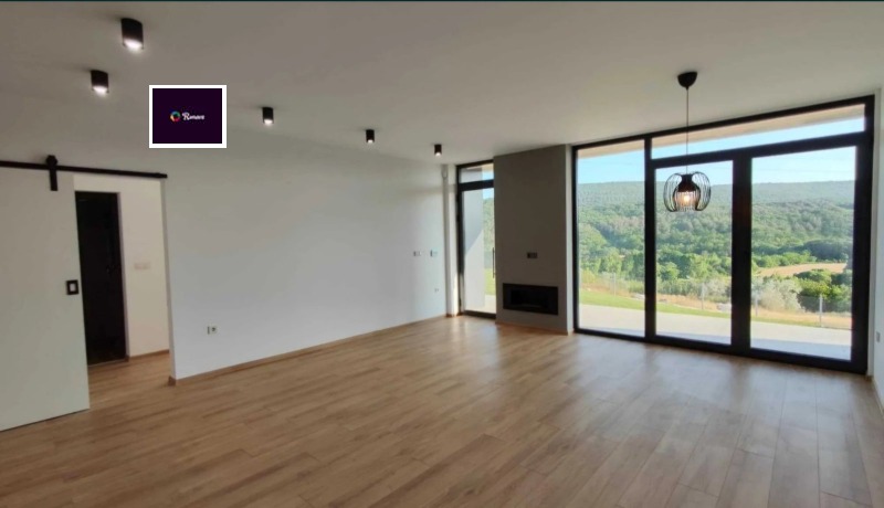 Продава КЪЩА, гр. Балчик, област Добрич, снимка 2 - Къщи - 53336565