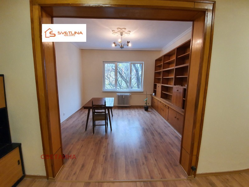 Продава МНОГОСТАЕН, гр. София, Център, снимка 3 - Апартаменти - 53227970