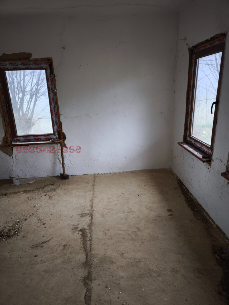 Продава КЪЩА, гр. Нови пазар, област Шумен, снимка 11 - Къщи - 53056705