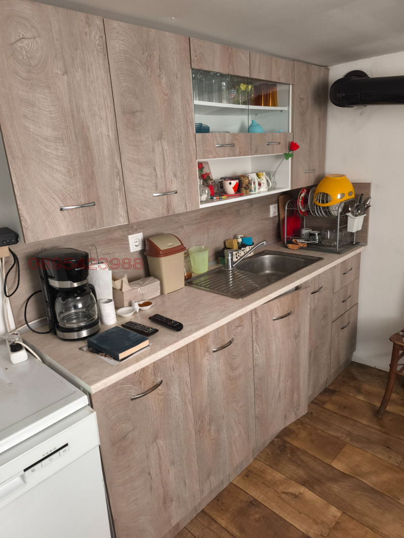 Продава КЪЩА, гр. Нови пазар, област Шумен, снимка 2 - Къщи - 53056705