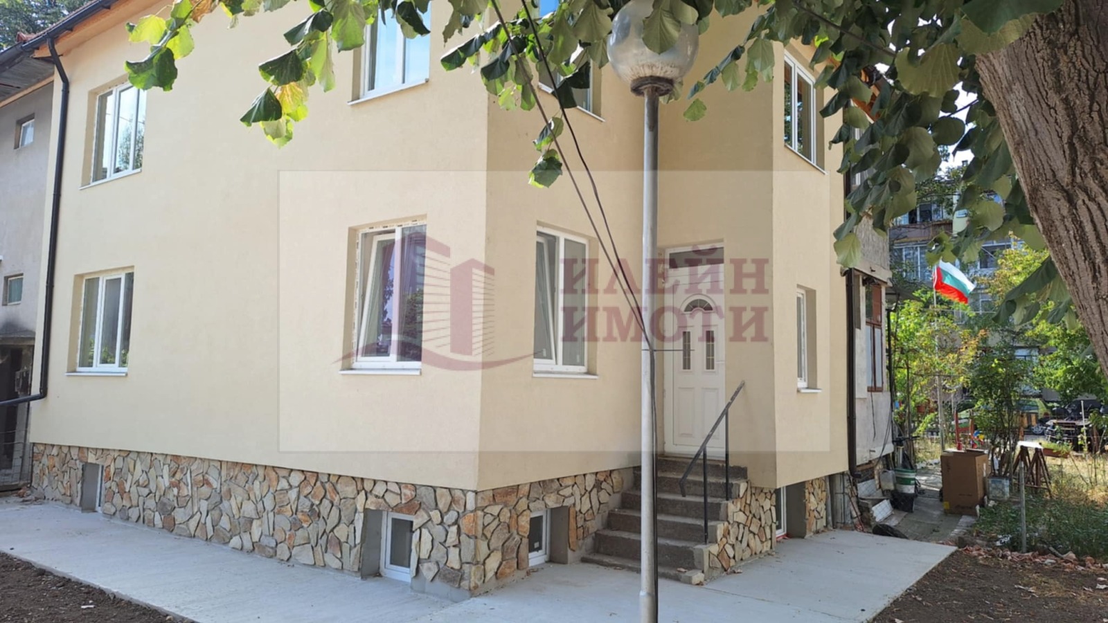 Продава МНОГОСТАЕН, гр. Русе, Здравец, снимка 2 - Апартаменти - 51731941