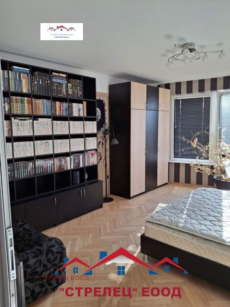 Продава  3-стаен град Добрич , Кралска зона , 84 кв.м | 72385891