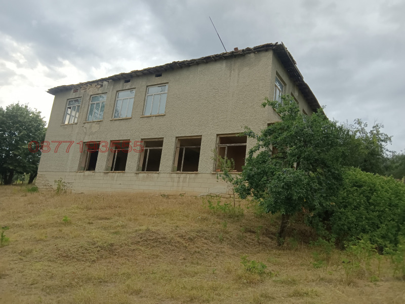 Продава БИЗНЕС ИМОТ, с. Великовци, област Търговище