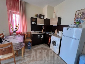 2 bedroom k.k. Zlatni pyasatsi, Varna 3