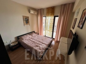 2 bedroom k.k. Zlatni pyasatsi, Varna 8