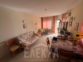 2 bedroom k.k. Zlatni pyasatsi, Varna 1