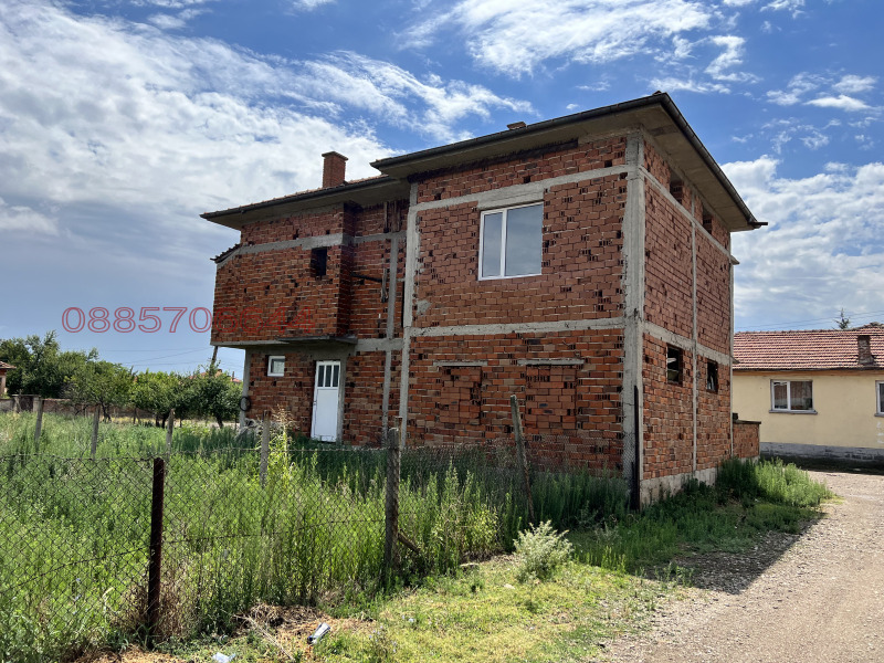 En venta  Casa región Plovdiv , Gradina , 299 metros cuadrados | 19152651 - imagen [2]