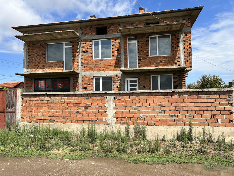 En venta  Casa región Plovdiv , Gradina , 299 metros cuadrados | 19152651