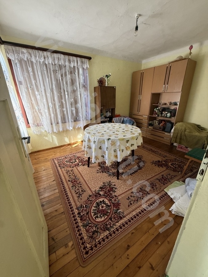 Продава КЪЩА, с. Куцина, област Велико Търново, снимка 11 - Къщи - 55637195