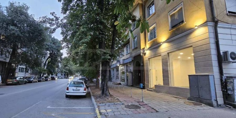 Продава МАГАЗИН, гр. Горна Оряховица, област Велико Търново, снимка 4 - Магазини - 53286797