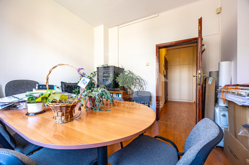 Продава  Офис град София , Център , 75 кв.м | 25647231 - изображение [2]