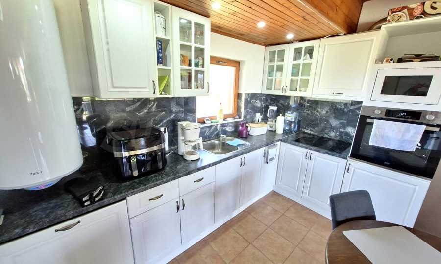 Продава КЪЩА, с. Селце, област Добрич, снимка 2 - Къщи - 54327398