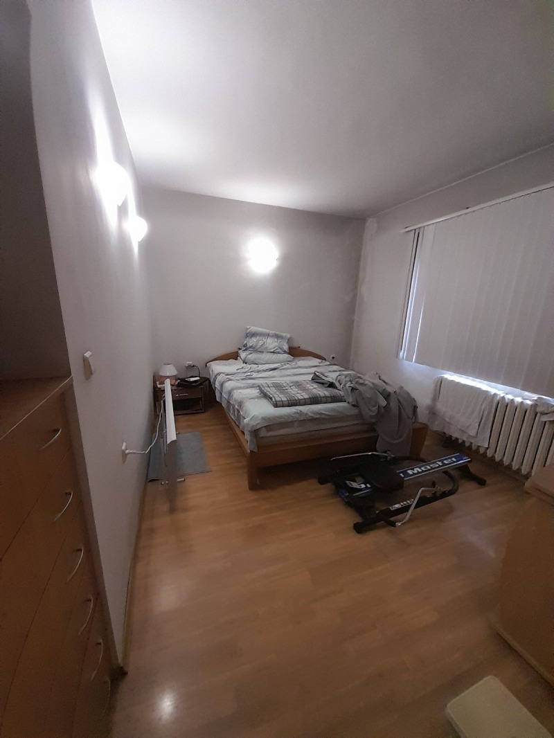 Na prodej  1 ložnice Pleven , 9-ti kvartal , 67 m2 | 48724117