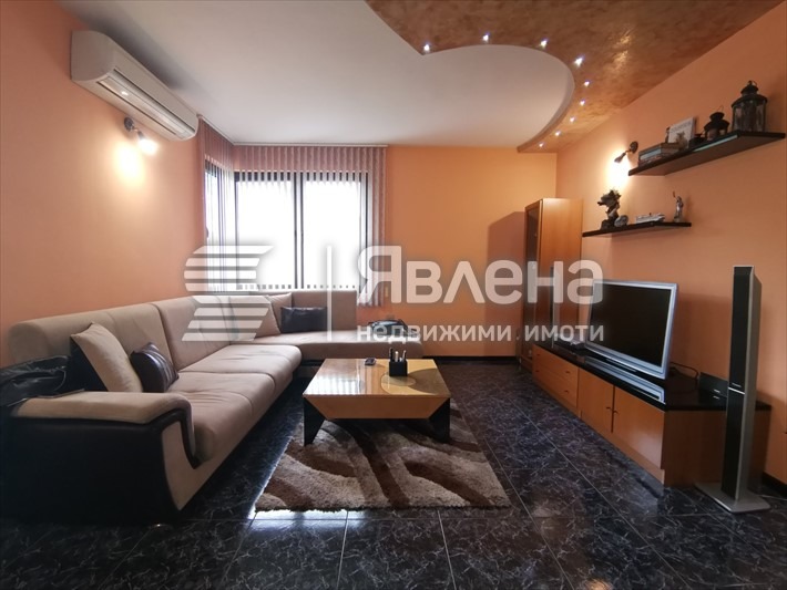 Продава 3-СТАЕН, гр. Пловдив, Младежки Хълм, снимка 2 - Aпартаменти - 47429213