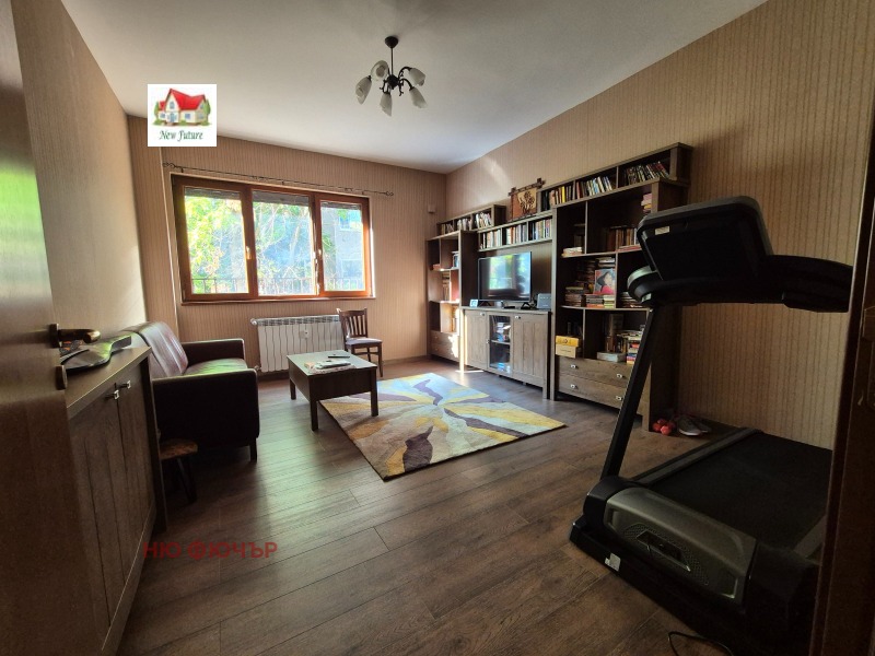 De vânzare  3 dormitoare Sofia , Țentâr , 141 mp | 73676077 - imagine [16]