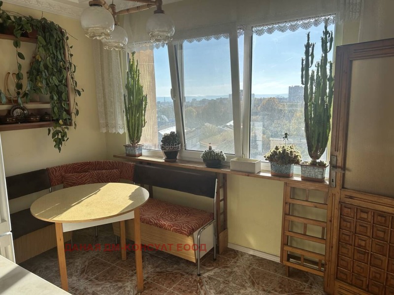 Продава МНОГОСТАЕН, гр. Шумен, Пазара, снимка 4 - Апартаменти - 52330150