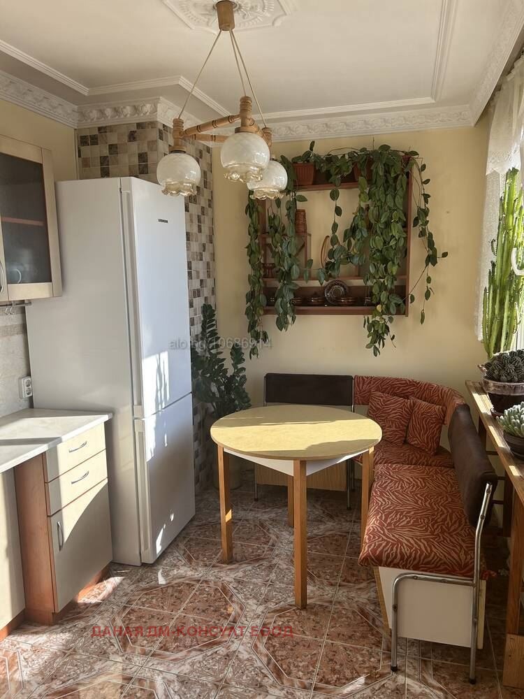 Продава МНОГОСТАЕН, гр. Шумен, Пазара, снимка 5 - Апартаменти - 52330150