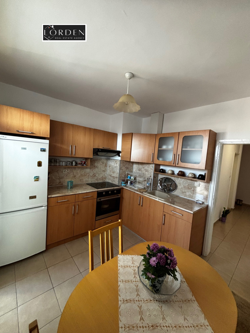 Продава 3-СТАЕН в град Пазарджик, Изток - 83 кв.м / 110 000 € » 215 141.30 лв., ЛОРДЕН