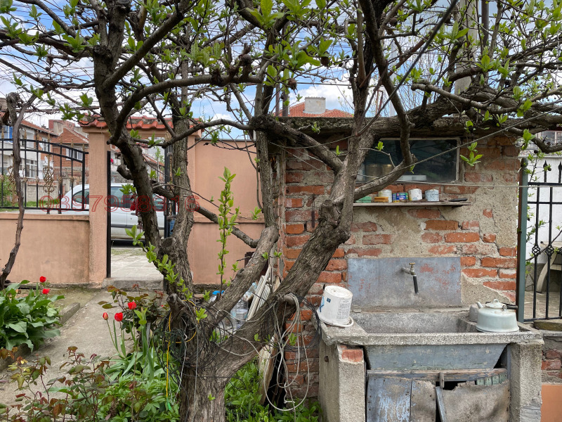 Продава КЪЩА, гр. Ямбол, Аврен, снимка 8 - Къщи - 52769900