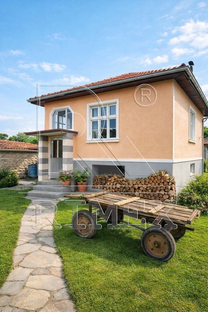 Продава КЪЩА, с. Момино село, област Пловдив