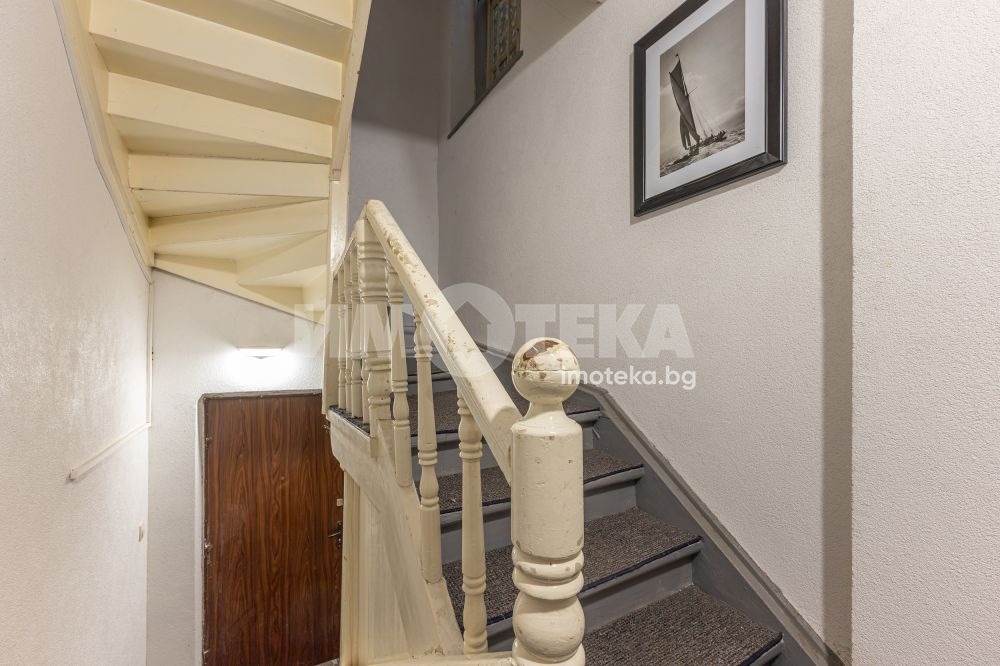 Продава МНОГОСТАЕН, гр. Варна, Център, снимка 6 - Апартаменти - 56589424