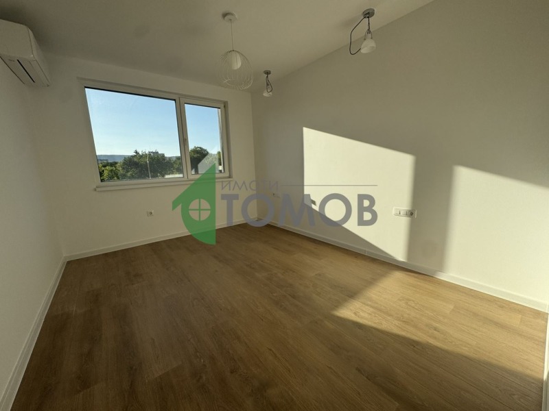 De vânzare  1 dormitor Șumen , Traciia , 69 mp | 49165927 - imagine [3]