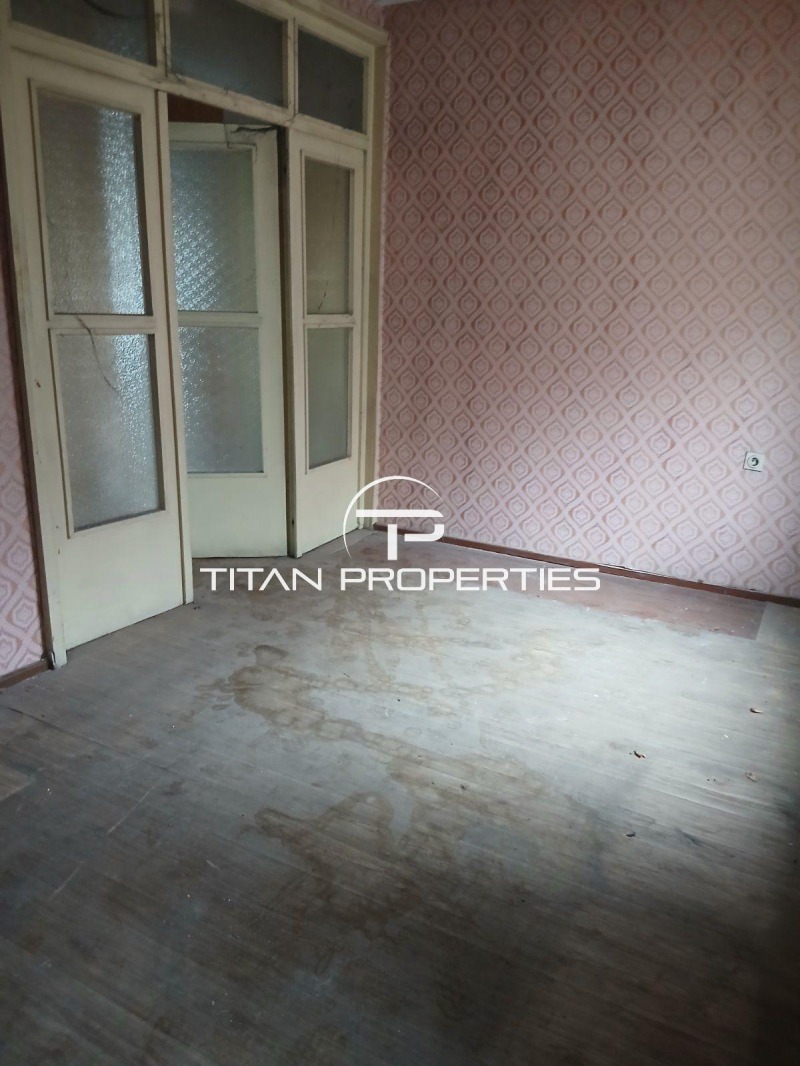 En venta  2 dormitorios Plovdiv , Sadiyski , 98 metros cuadrados | 41145896