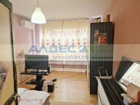 Продажба на четеристайни апартаменти в град София - изображение 1 