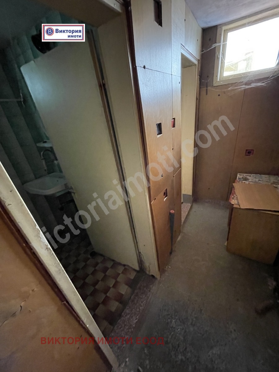 Продава ЕТАЖ ОТ КЪЩА, гр. Велико Търново, Център, снимка 2 - Етаж от къща - 47402601