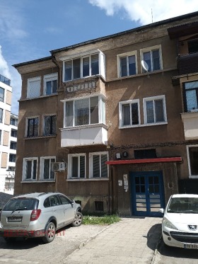 Studio Iztok, Pernik