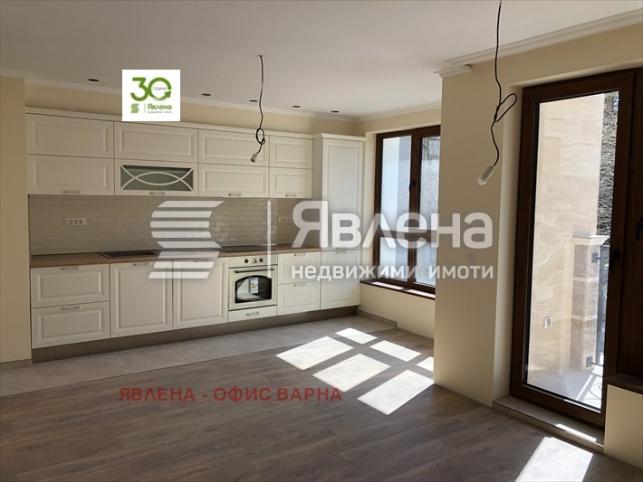 Продава 3-СТАЕН, гр. Варна, Център, снимка 8 - Aпартаменти - 47135226