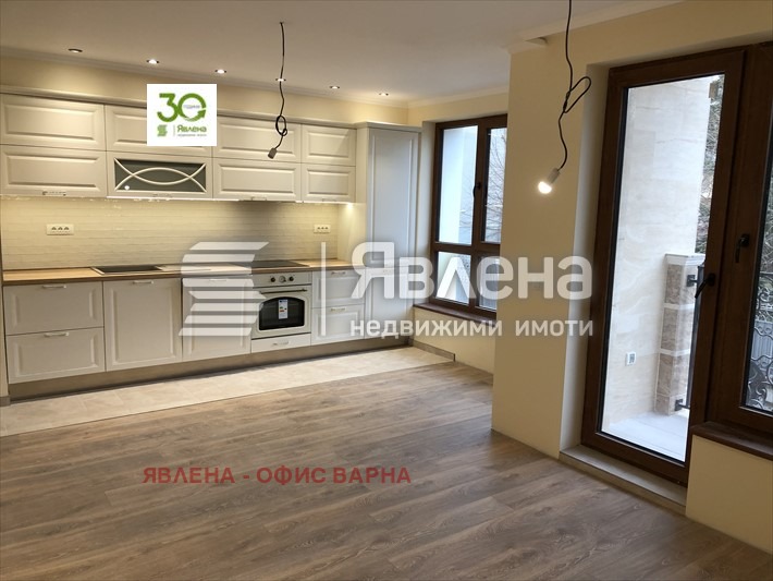 Продава 3-СТАЕН, гр. Варна, Център, снимка 3 - Aпартаменти - 47135226