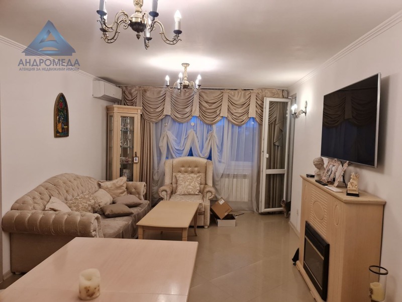 Продава  3-стаен град Плевен , Широк център , 72 кв.м | 29769473 - изображение [2]