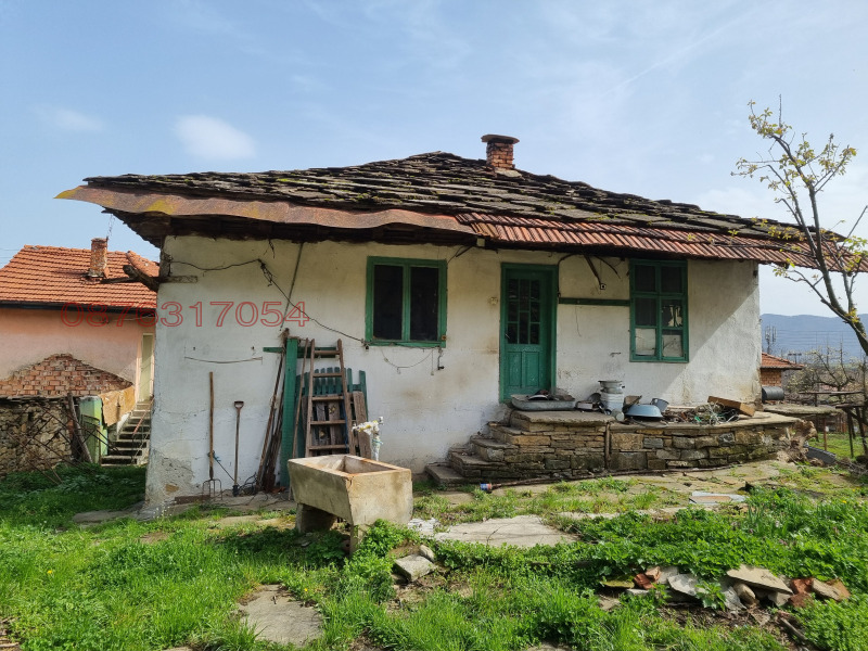 Продава КЪЩА в област Ловеч, с. Врабево - 2000 кв.м / 51 120 € » 99 982.03 лв.