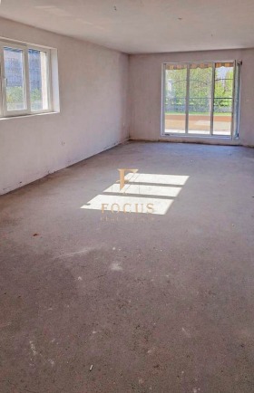 Продава 2-стаен град Пловдив Южен - [1] 