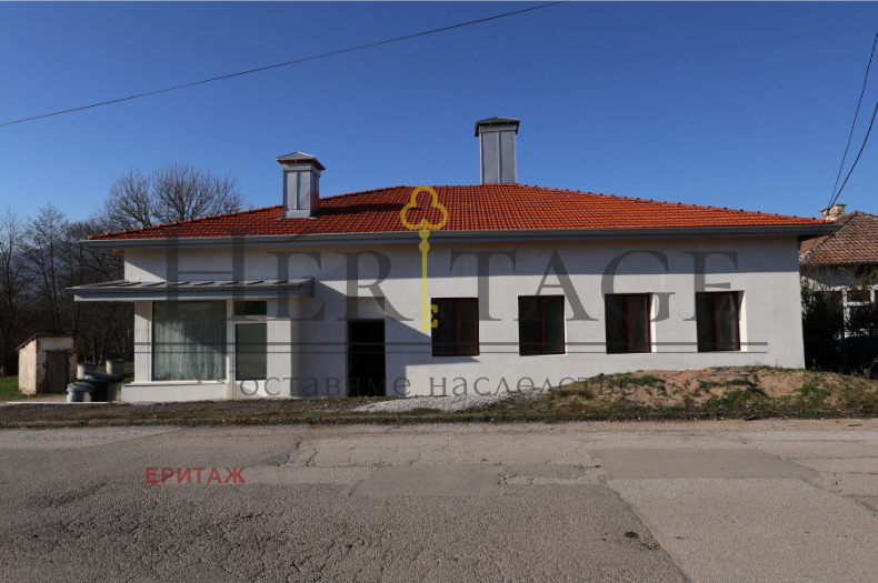 Продава КЪЩА, гр. Ботевград, област София област, снимка 2 - Къщи - 53047107